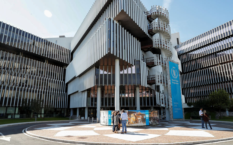 οι-12-φορές-που-βραβεύτηκε-με-νόμπελ-ο-οη-561110671