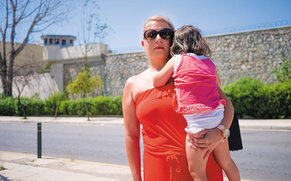 Το «τέρας» γυμνό στον φακό-5