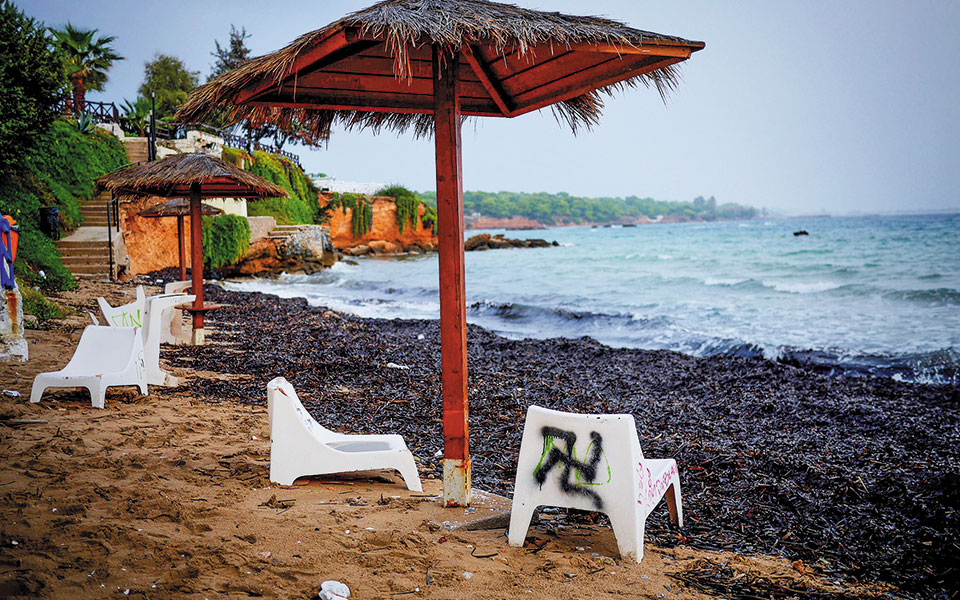 Το «τέρας» γυμνό στον φακό-6