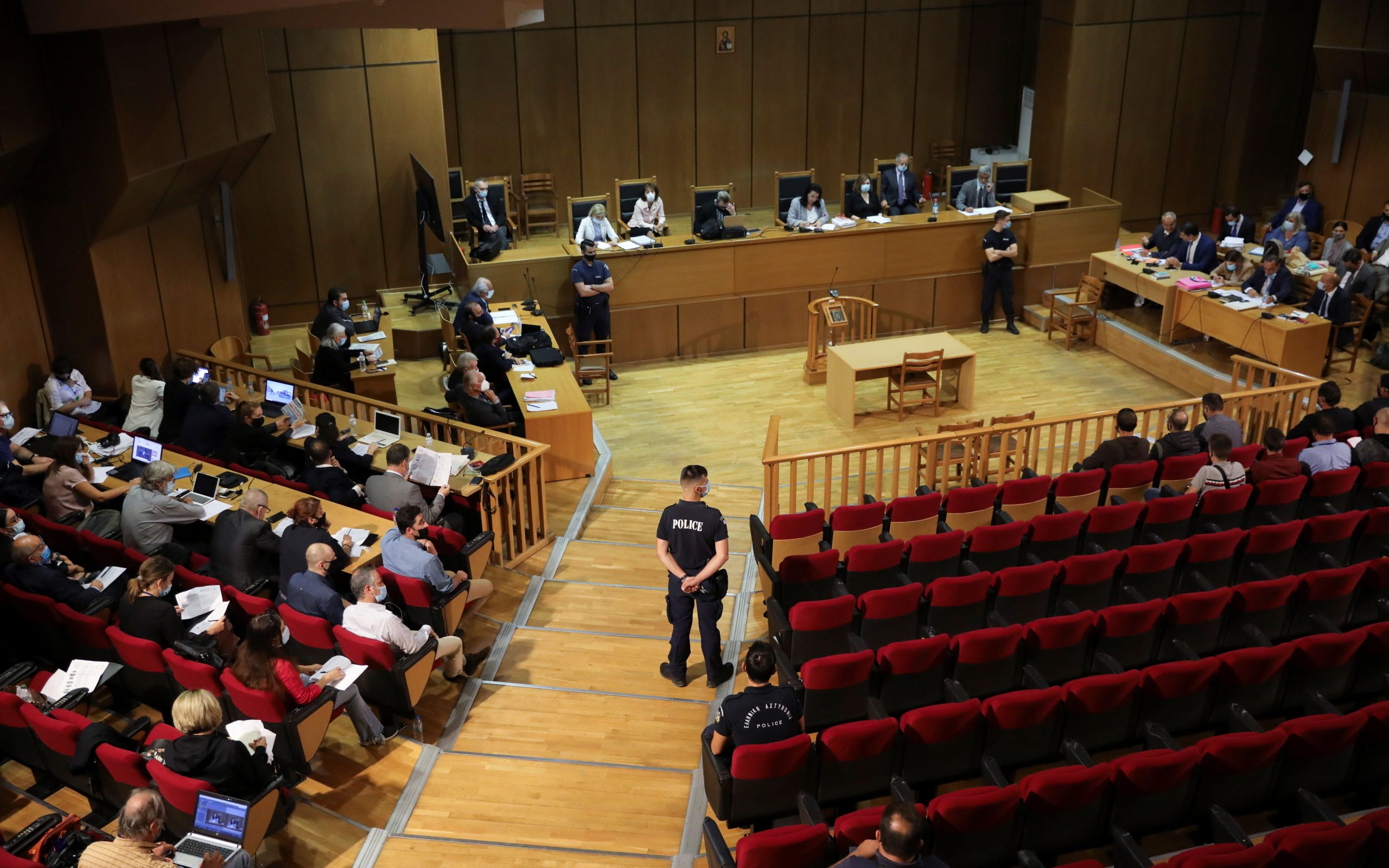 σκληρή-μάχη-για-τις-αναστολές-στη-δίκη-561117259