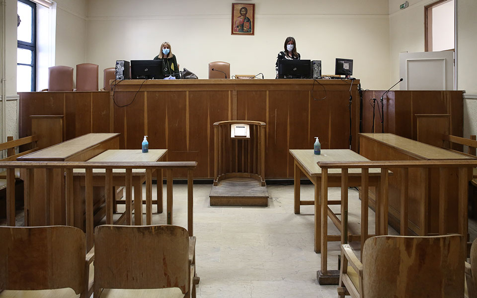 δικαστήρια-αντίθετη-η-εδε-στην-τοποθέ-561178708