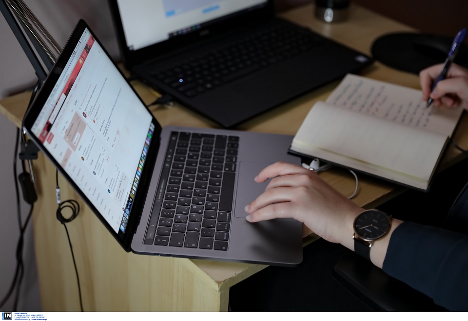 υπέρμετρη-η-επιβάρυνση-της-μισθωτής-ε-561171742