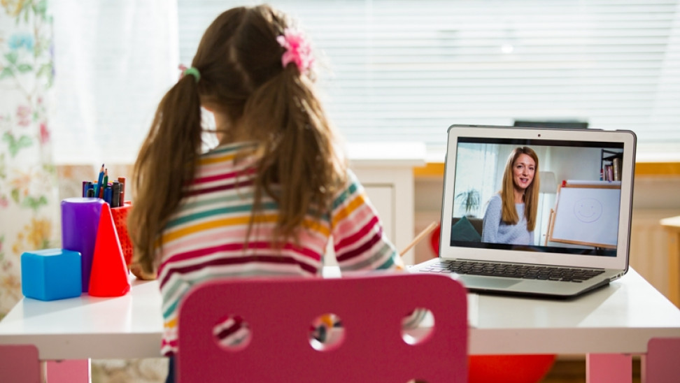 τηλεκπαίδευση-πρεμιέρα-με-τεχνικά-πρ-561163348