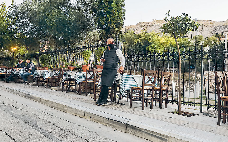 έως-τις-15-μαΐου-η-χρήση-των-sms-με-τον-κωδι-561159445