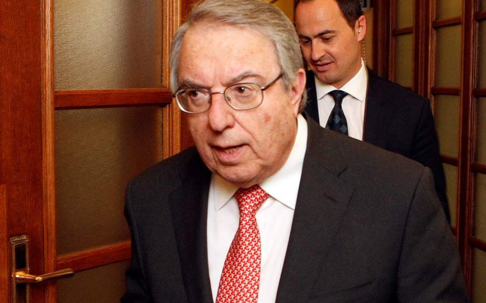 γ-μπαμπινιώτης-μάς-take-away-και-μάς-σήκωσε-561144052