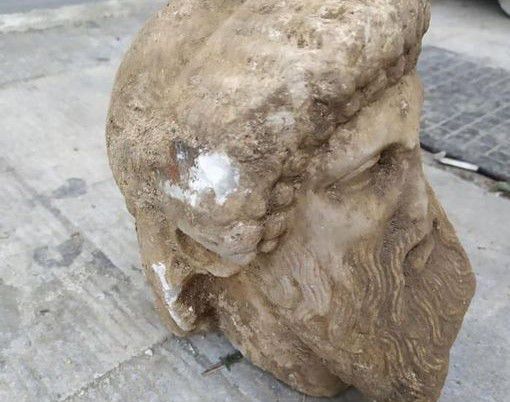 αρχαιολογική-ανακάλυψη-στην-αιόλου-561158863