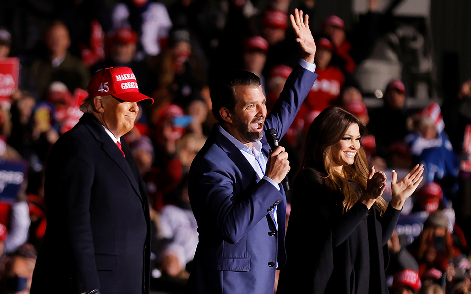 το-κύμα-αφοσίωσης-των-ρεπουμπλικαν-561148021