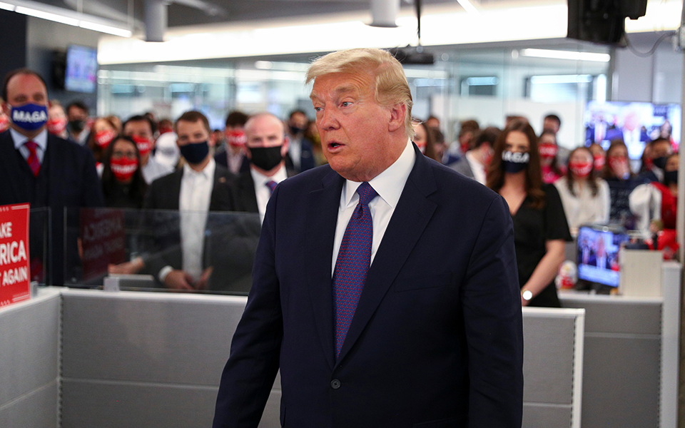 τραμπ-οι-αμερικανοί-δικαιούνται-να-μά-561142972