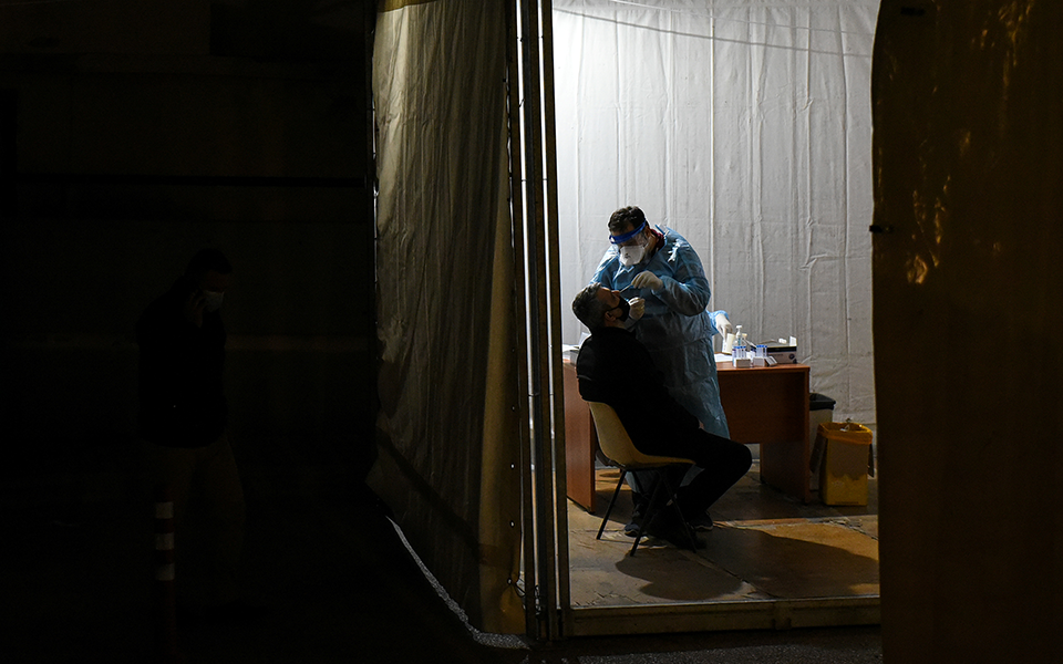 σφίγγει-ο-κλοιός-στις-μεθ-561162223