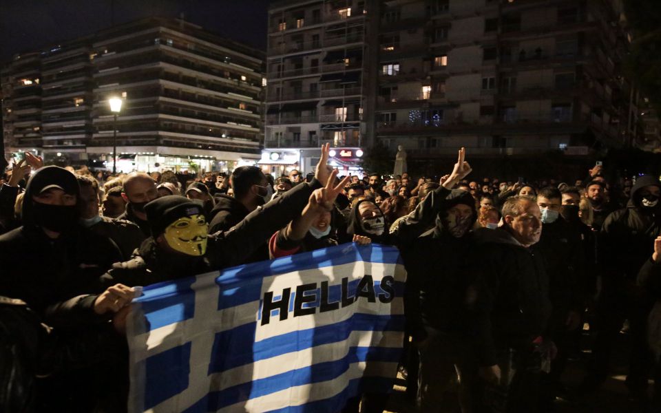Θεσσαλονίκη: Επεισόδια με χημικά σε διαδήλωση κατά του lockdown-1