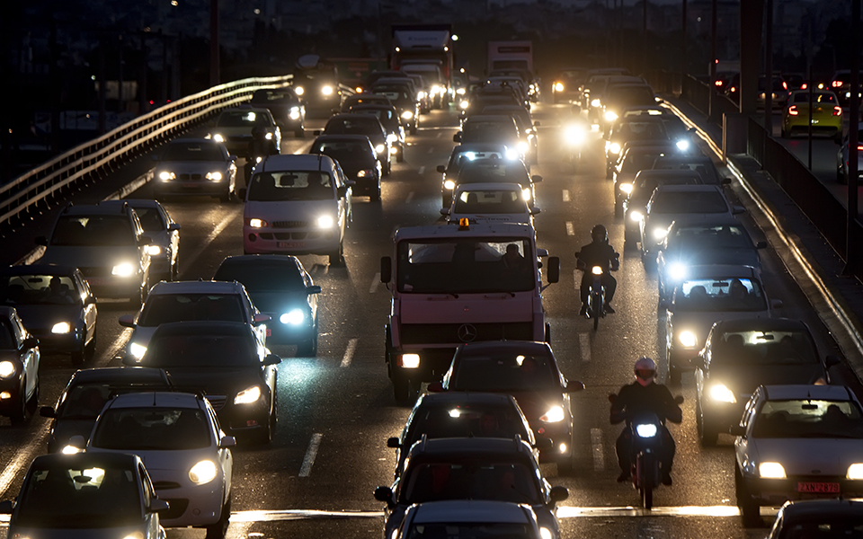 Κυκλοφοριακό χάος στους δρόμους λίγο πριν το lockdown-1
