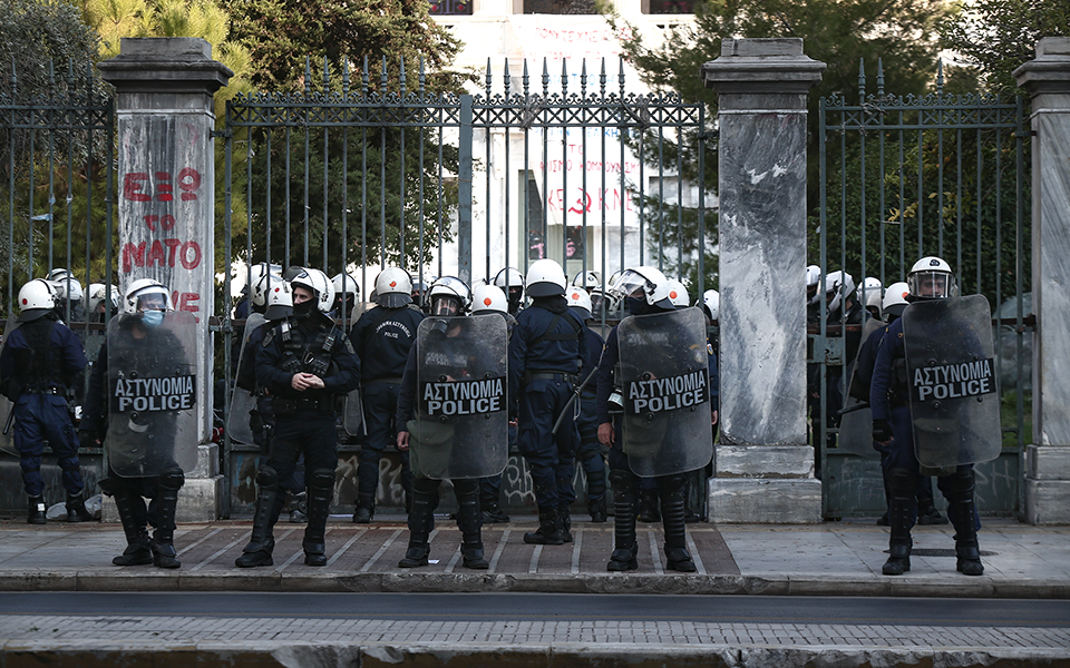 για-παράβαση-των-μέτρων-κατά-της-πανδη-561157966