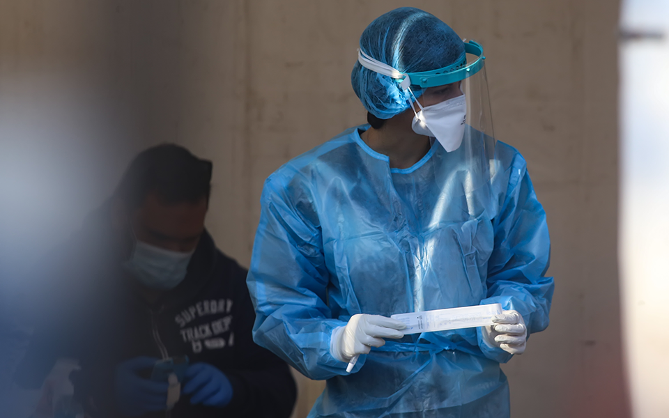 σε-επίπεδα-ρεκόρ-οι-διασωληνωμένοι-561162085