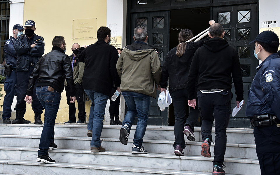 διώξεις-για-τα-επεισόδια-στην-επέτειο-561163345