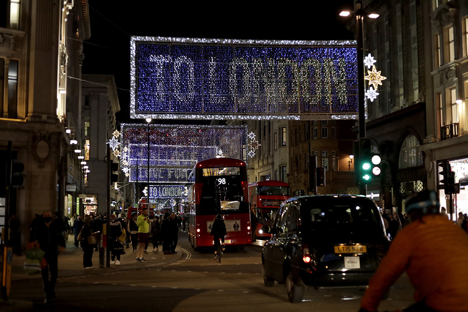 Επιμένοντας γιορτινά