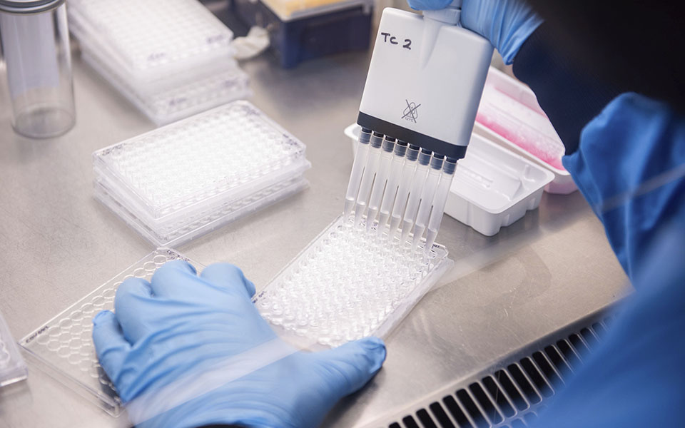 το-εμβόλιο-οι-μεγάλοι-και-ο-ρόλος-της-561178798