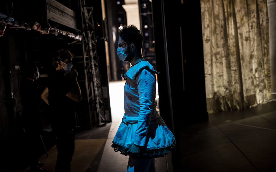 the-show-must-go-on-στο-βασιλικό-θέατρο-της-μαδρίτη-561169951