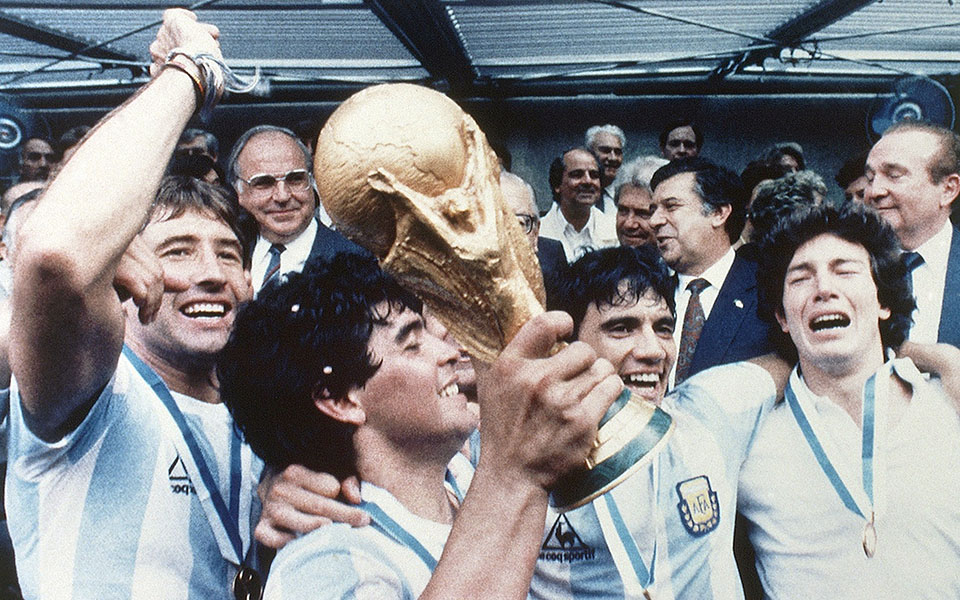 Nτιέγκο Μαραντόνα, μια ζωή γεμάτη πάθη-8