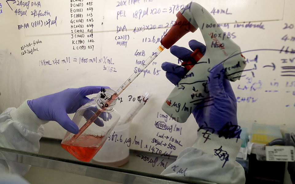 το-λονδίνο-ζήτησε-την-έγκριση-του-εμβο-561175534