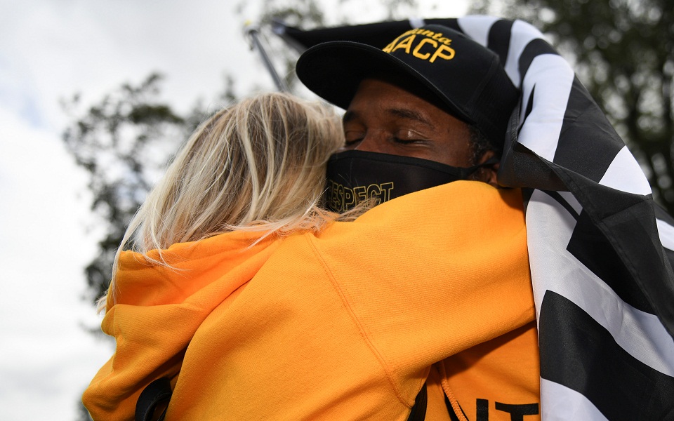 πανηγυρισμοί-και-ποικίλες-αντιδράσε-561148621