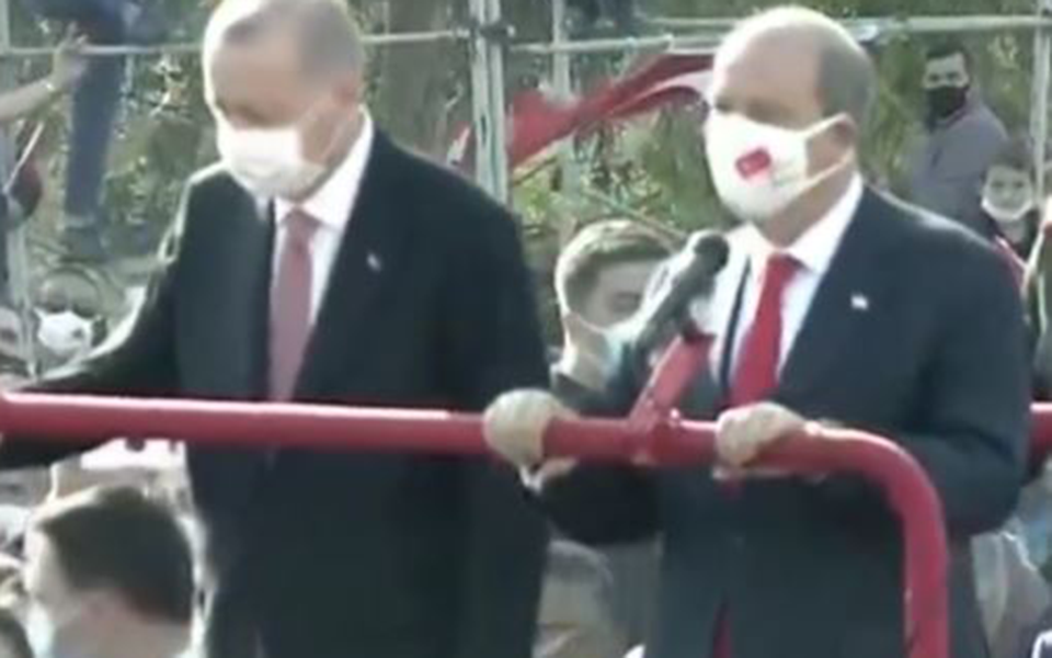 Φιέστα – πρόκληση στην παραλία Βαρωσίων-1