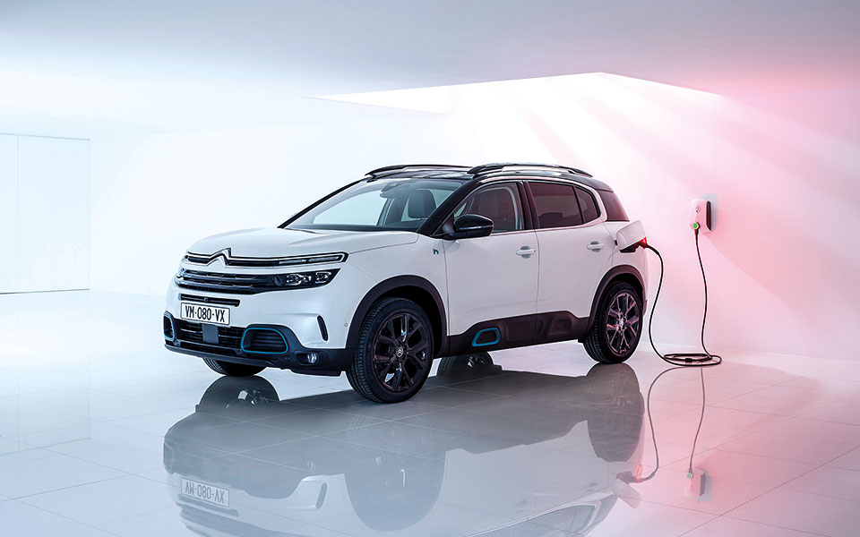 όλα-τα-υβριδικά-στην-πρίζα-561159538