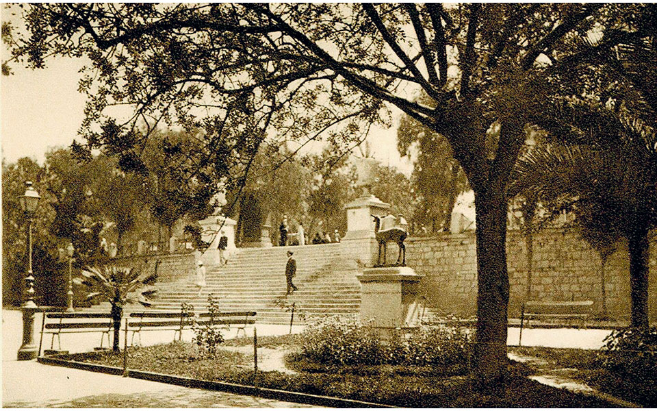 η-καθημερινότητα-της-αθήνας-στη-λεηλ-561142333