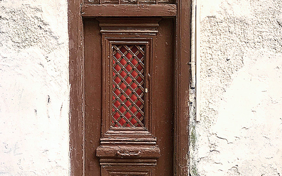 το-μικρό-εκκλησάκι-στην-οδό-ευαγγελισ-561148369