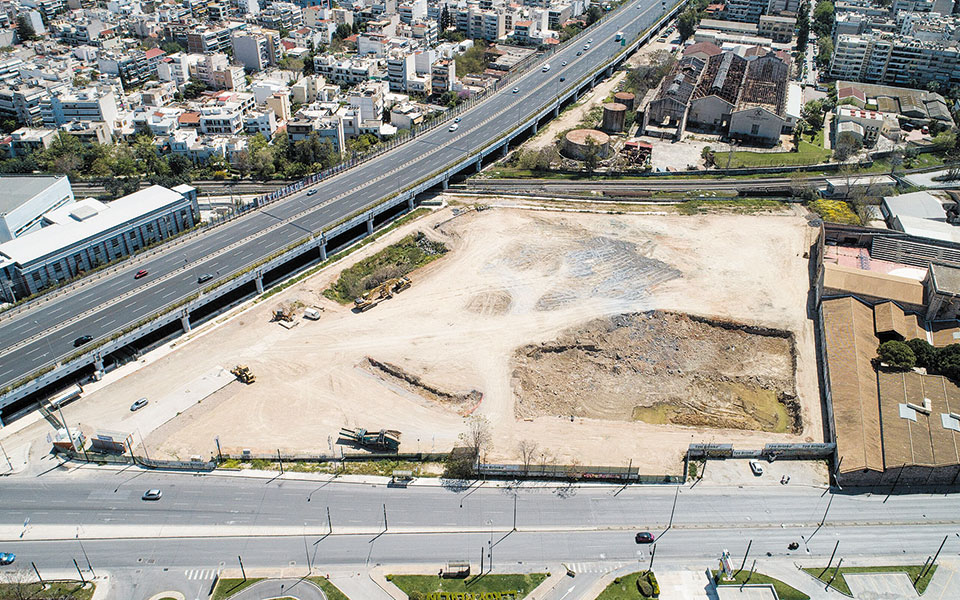 τρία-εμπορικά-πάρκα-στη-λ-κηφισού-561145126