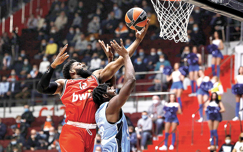 νίκη-ανάσα-του-ολυμπιακού-στην-αγ-πετρ-561146281