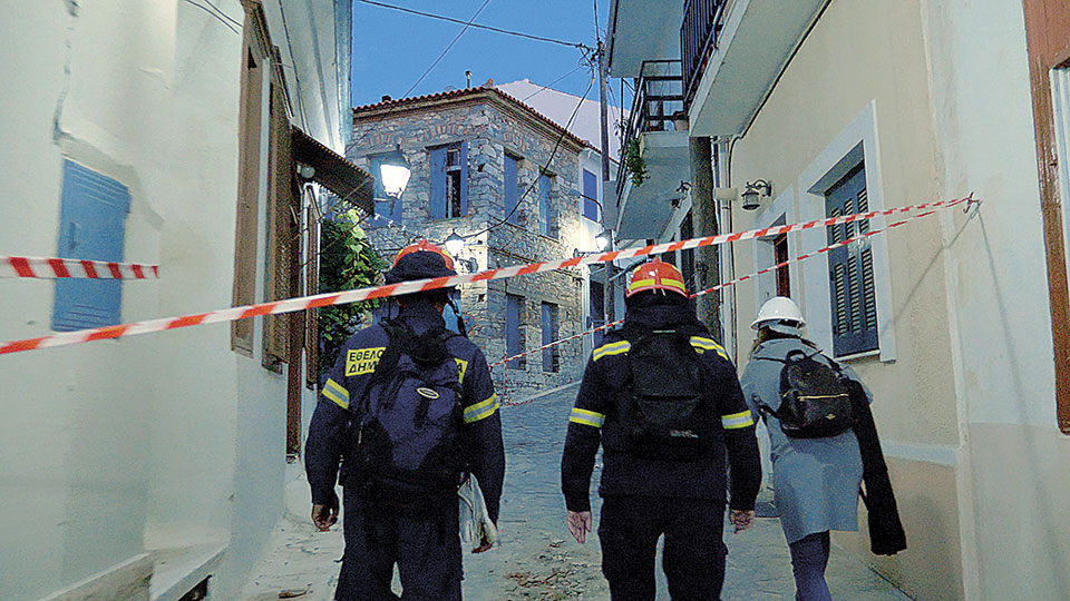 Η Σάμος προσπαθεί να σταθεί στα πόδια της – Οδοιπορικό της «Κ» στο πληγωμένο νησί-9