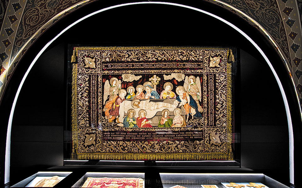 μια-έκπληξη-μας-περιμένει-στο-υπόγειο-561148555