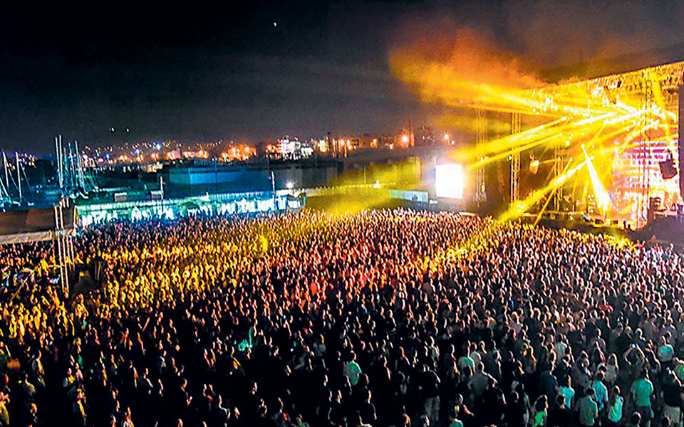 μεγάλα-φεστιβάλ-σε-αναμονή-561156094