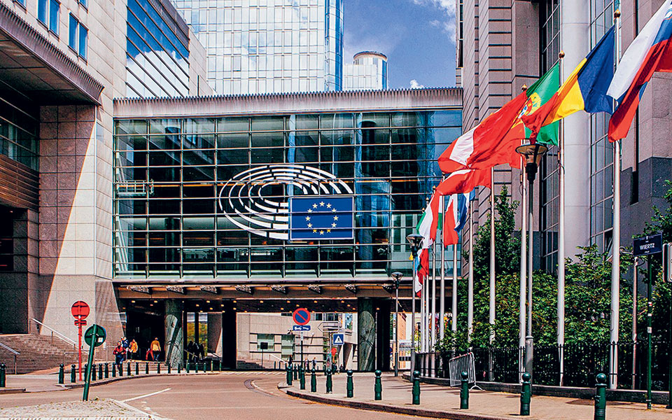 η-πολωνία-απειλεί-με-βέτο-τον-προϋπολο-561157882