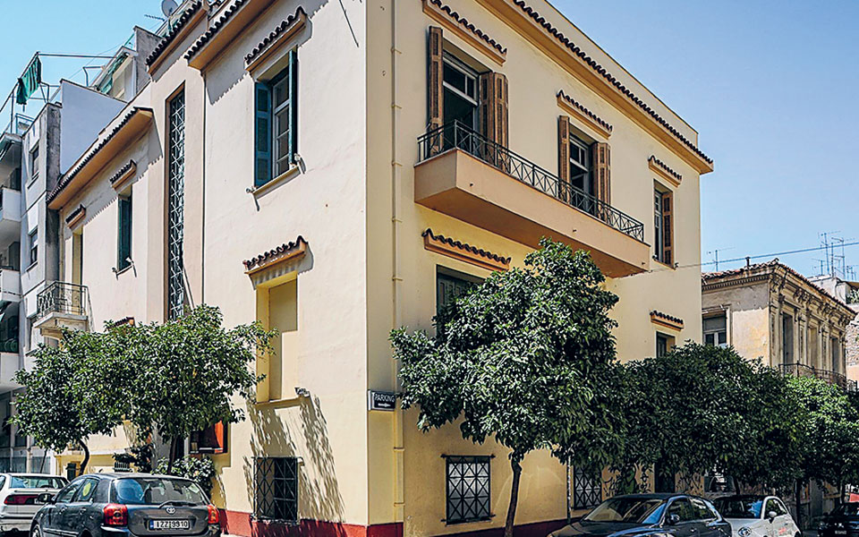 Κώστας Πράπογλου: ο επιμελητής που κάνει την τέχνη να «ανθίζει» μέσα στην πόλη-2