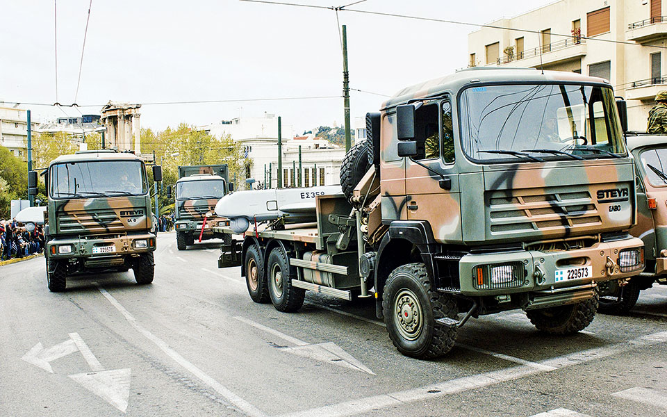 Τα θρυλικά Στάγιερ αποστρατεύονται-1