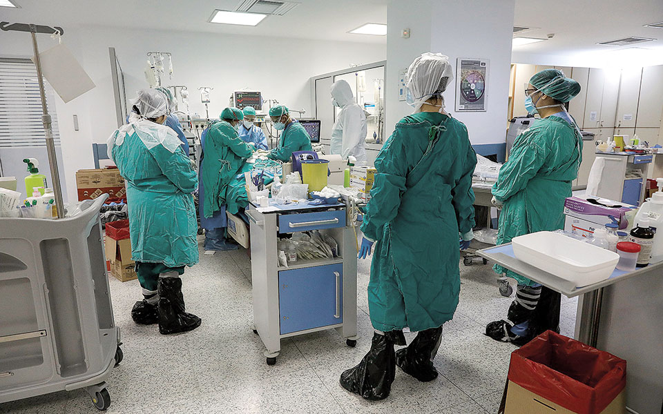 εννέα-μήνες-στην-πρώτη-γραμμή-561169072