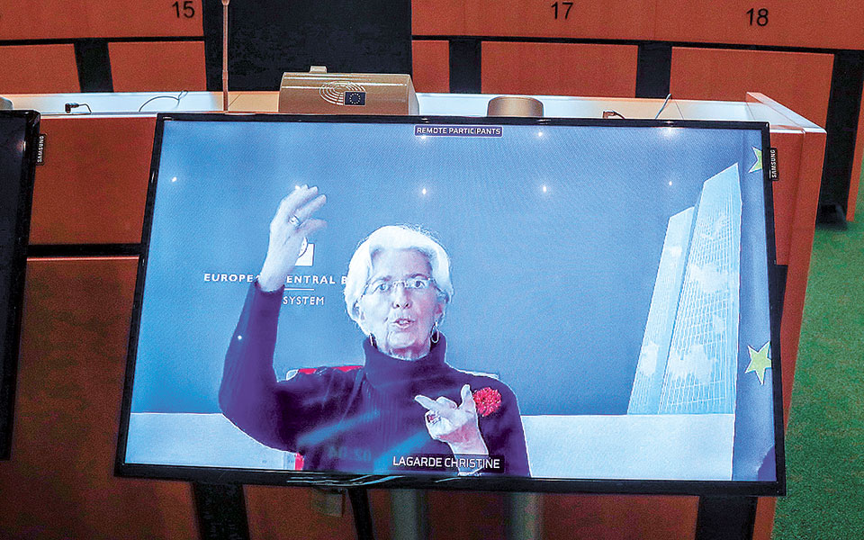 η-λαγκάρντ-ζήτησε-άμεση-κοινή-στήριξη-561165895