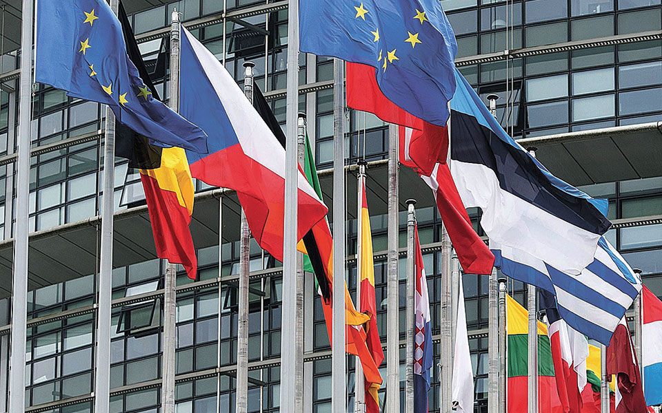 σε-ιδιωτικές-επενδύσεις-127-δισ-από-το-τα-561165817