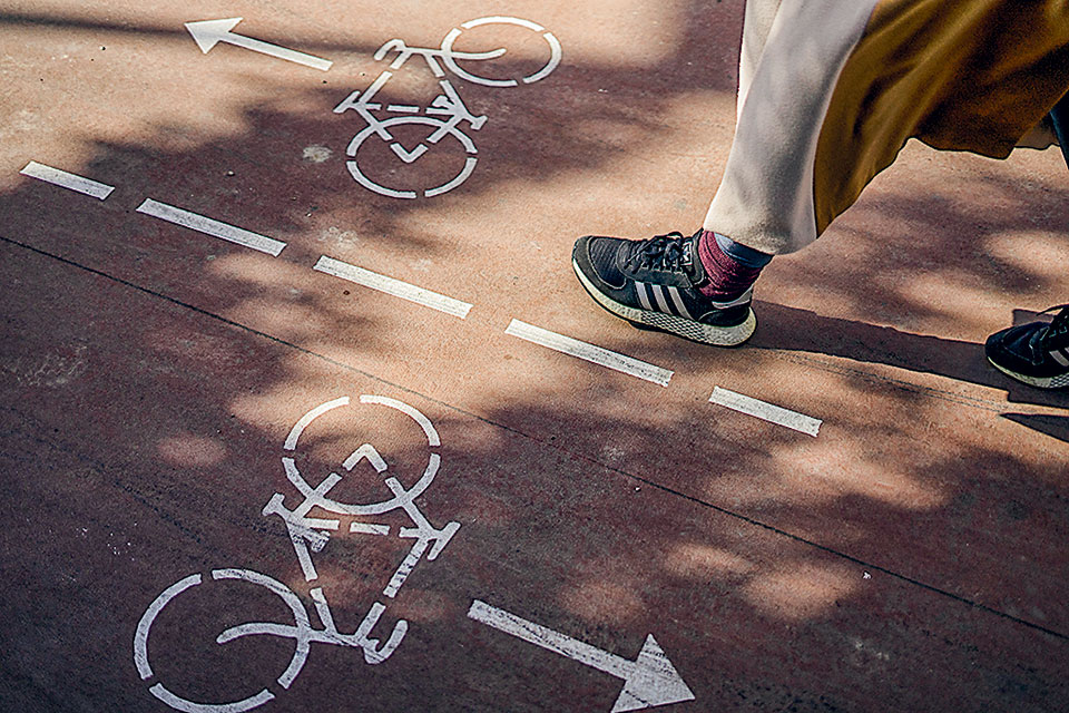 Γκάζι – ΚΠΙΣΝ, με τα πόδια στον ποδηλατόδρομο-3