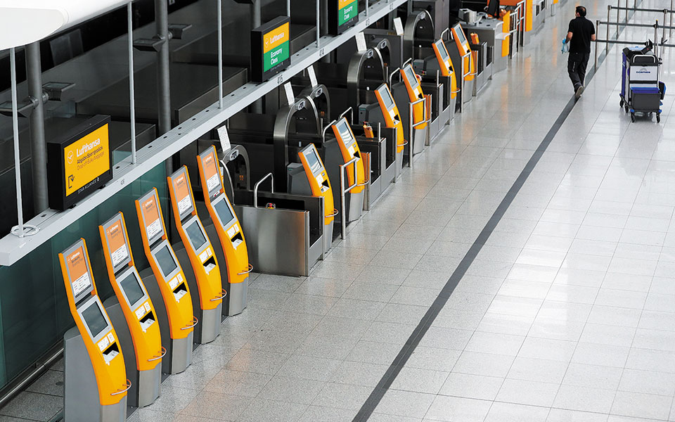 διαβατήριο-και-πιστοποιητικό-εμβολι-561172402