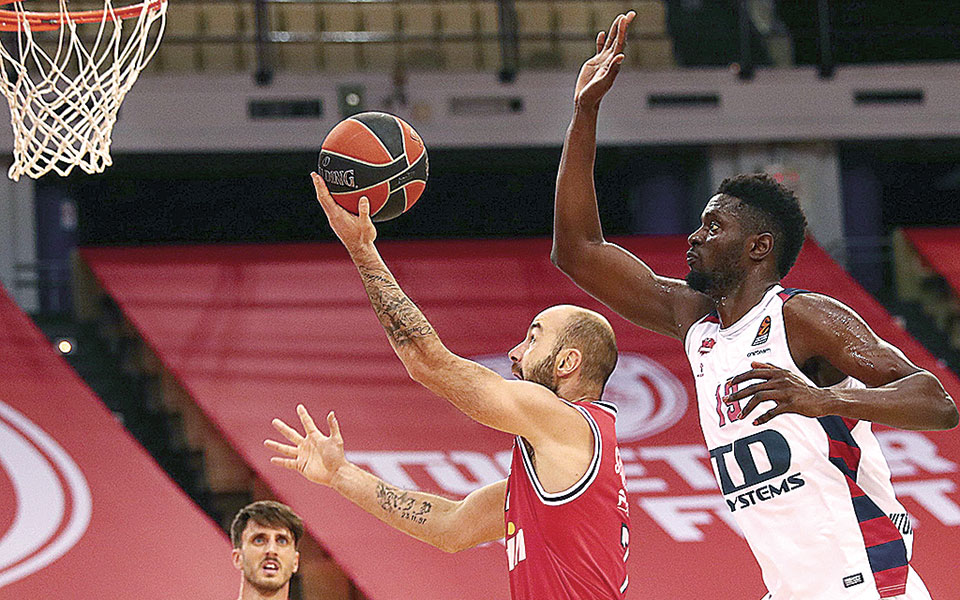 δεν-άντεξαν-οι-ερυθρόλευκοι-561175126