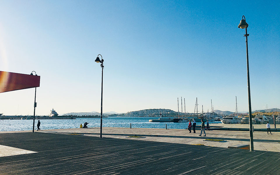 αρωμα-θάλασσας-με-αφετηρία-τη-νέα-σμύρ-561177148