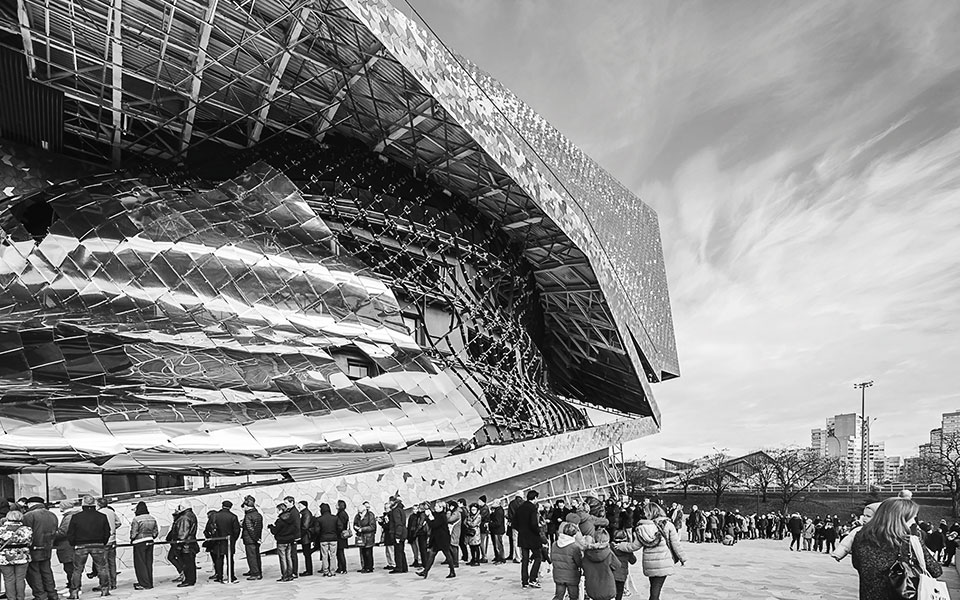 Διεθνής, αντιστάρ και Έλληνας-2