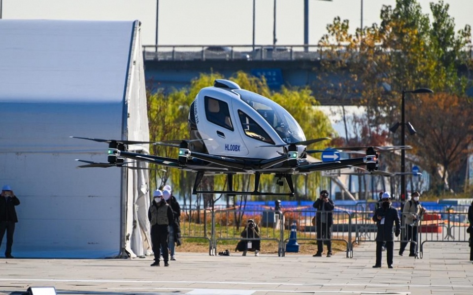 επιτυχημένη-δοκιμή-εναέριου-ταξί-στη-561156121