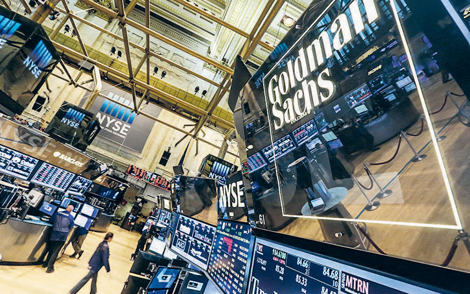 h-goldman-μειώνει-τις-τιμές-στόχους-για-τις-τρ-561157654