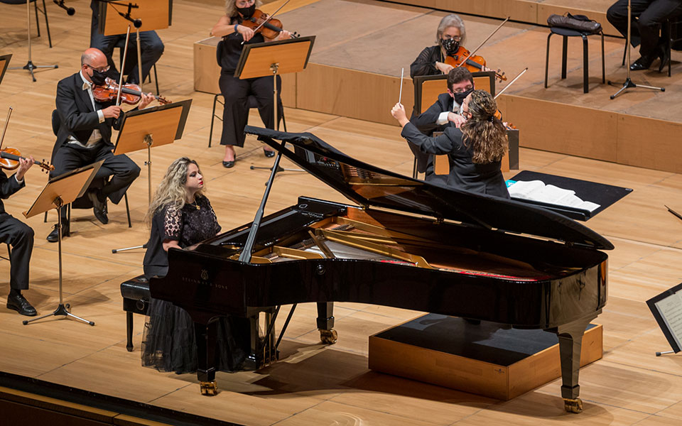 αναζωογονητικά-δροσερή-συναυλία-από-561147331