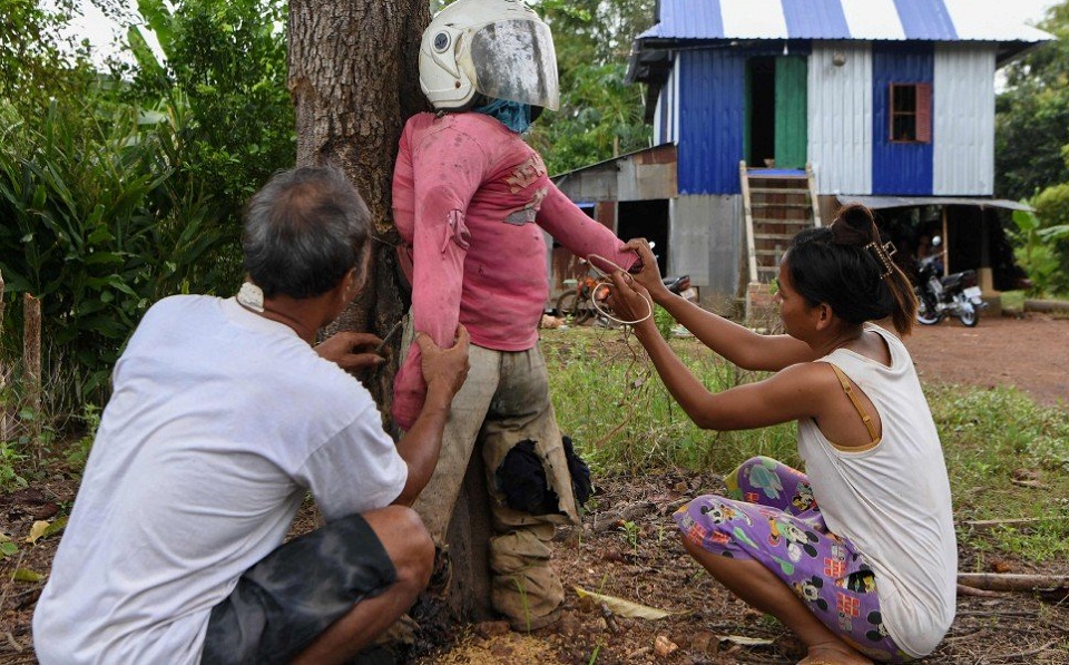 στην-καμπότζη-διώχνουν-τον-κορωνοϊό-μ-561174151