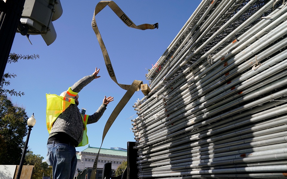 Τείχος προστασίας γύρω από τον Λευκό Οίκο (εικόνες)-1