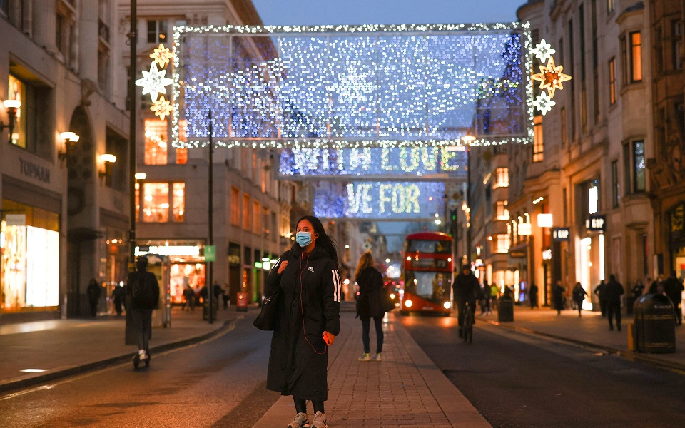 βρετανία-24ωρη-λειτουργία-καταστημάτω-561178699